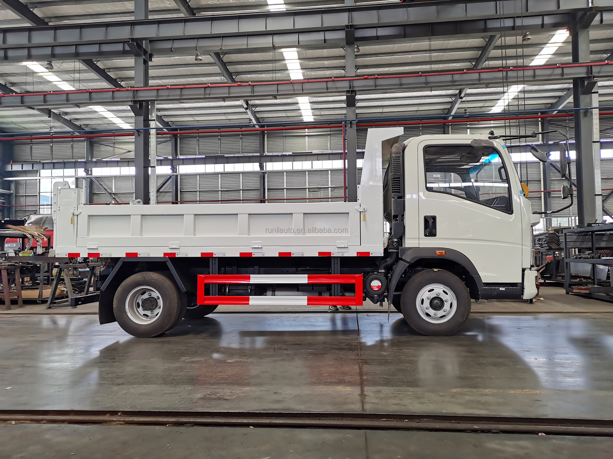 2021 SINOTRUK 4X2 5tons Dump Truck for Sale