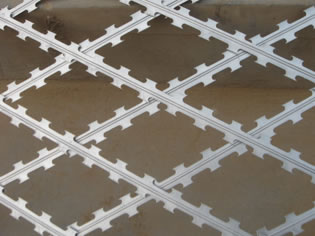 High Security Razor Wire Fence Welding Mesh 50mm*50mm