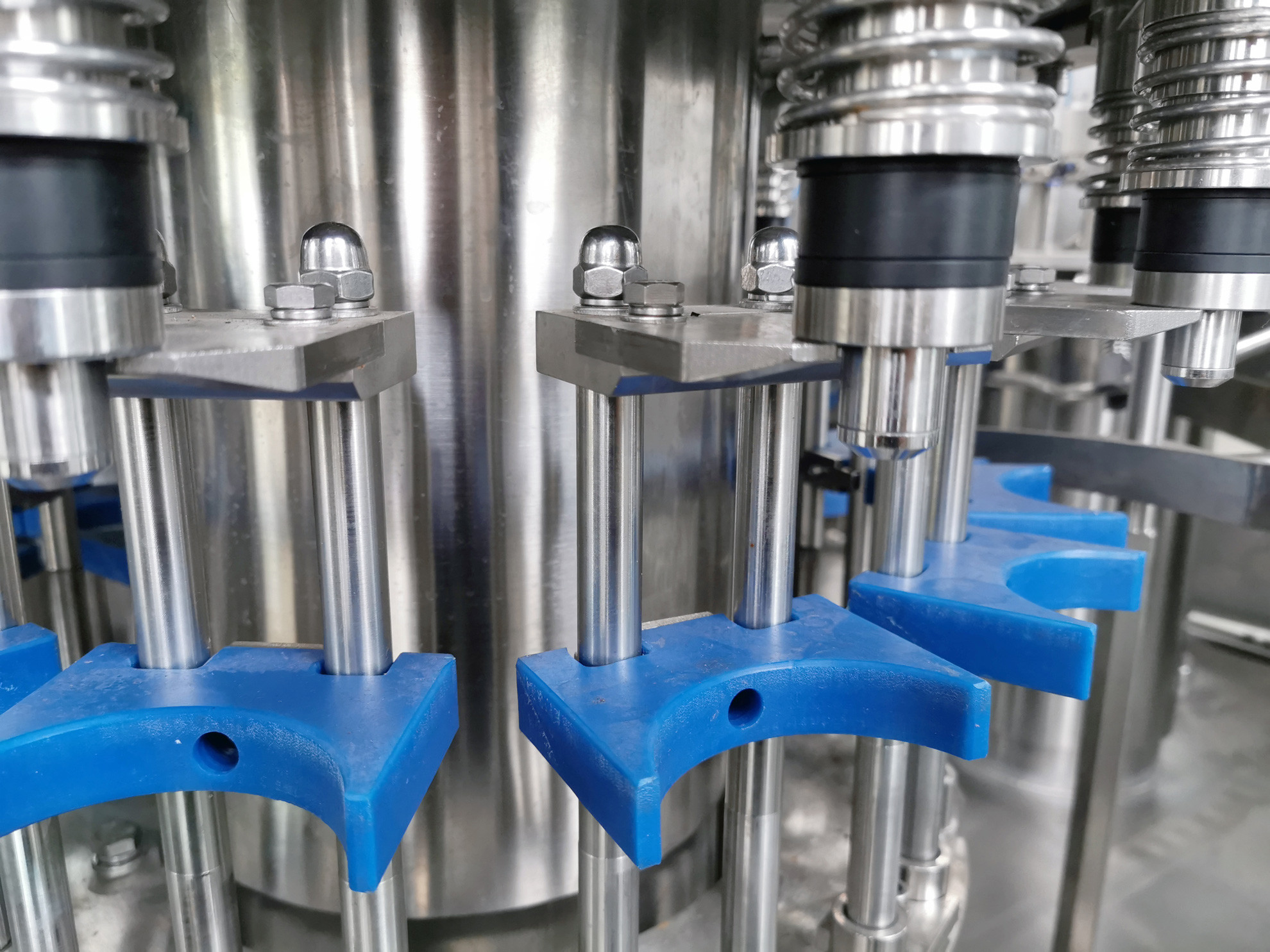 Plc High Efficient Plastic Bottle Filling Machine , Liquid Filling Equipment