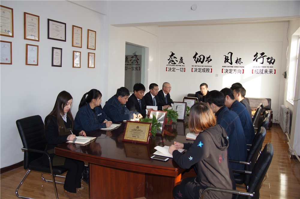 GMP industry Acid discharge gypsum starch sugar metal products scraper centrifuge