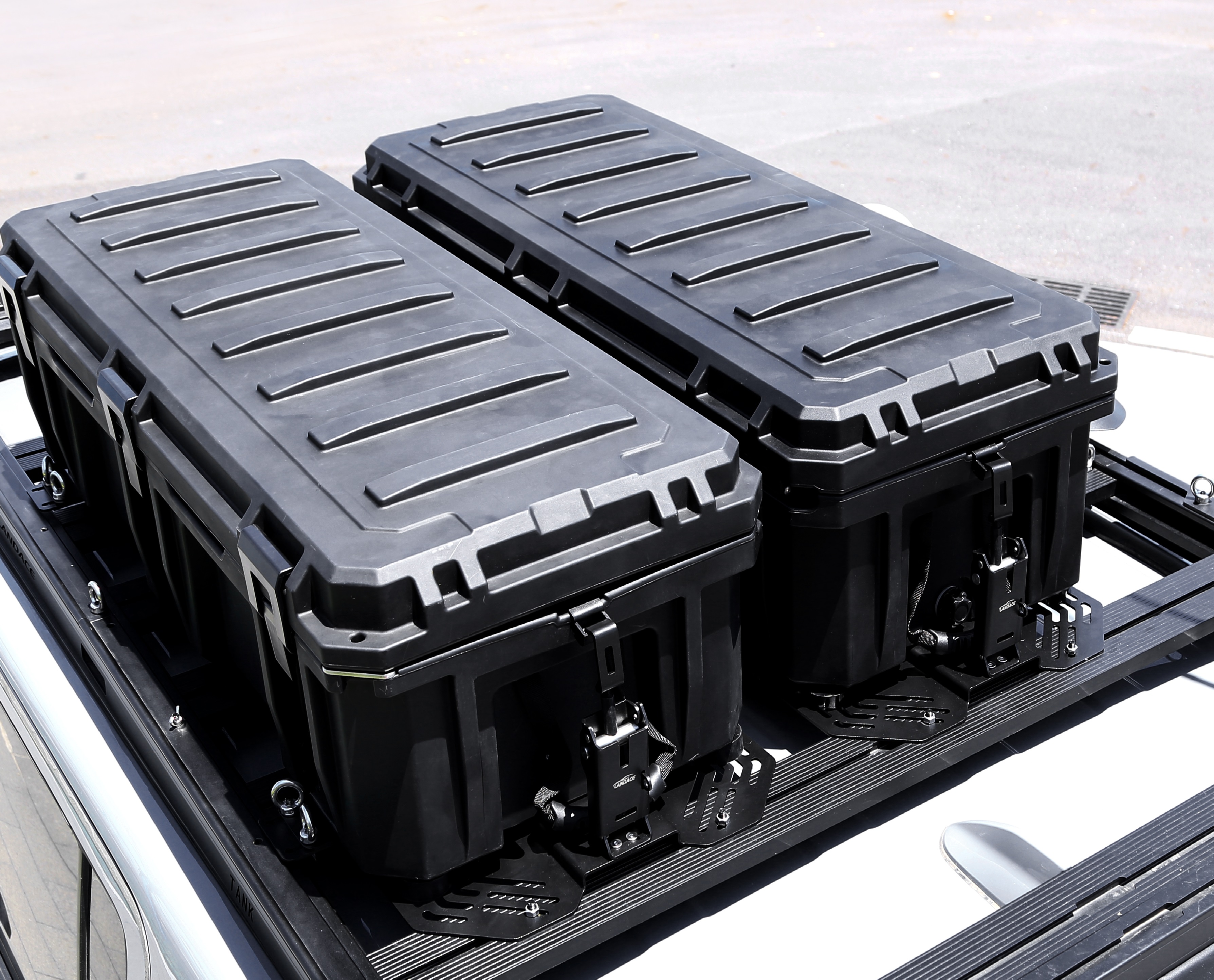 Efficiently Organize with Steel Metal Roof Box Accessories Tool Box 504*360*134mm 6kg