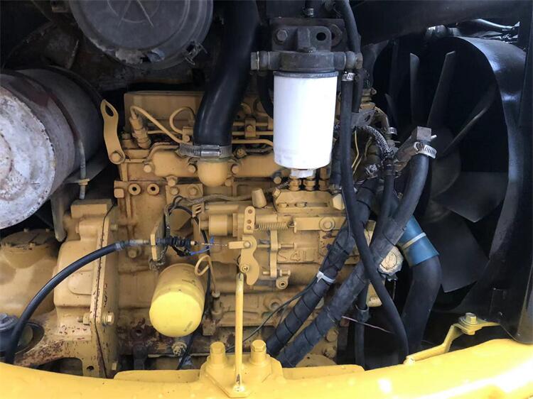 Made in Japan Used CAT 304 Mini Excavator in Shanghai and Original Hydraulic Pump