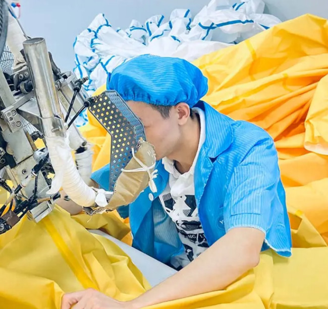 Type 3 Yellow Disposable Protective Coverall 6XL Chemical Protective Ppe Suit Disposable