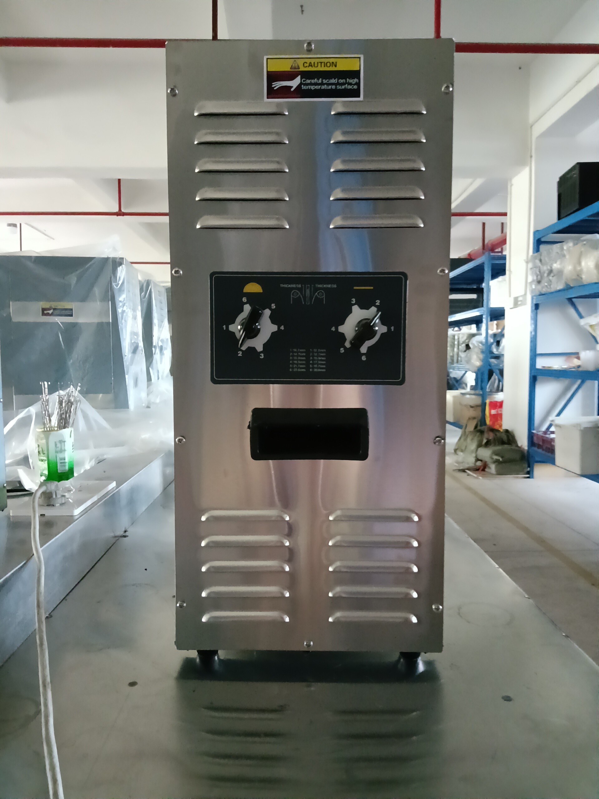 1.6kW Bun Toaster Machine For Fast Food Restaurants