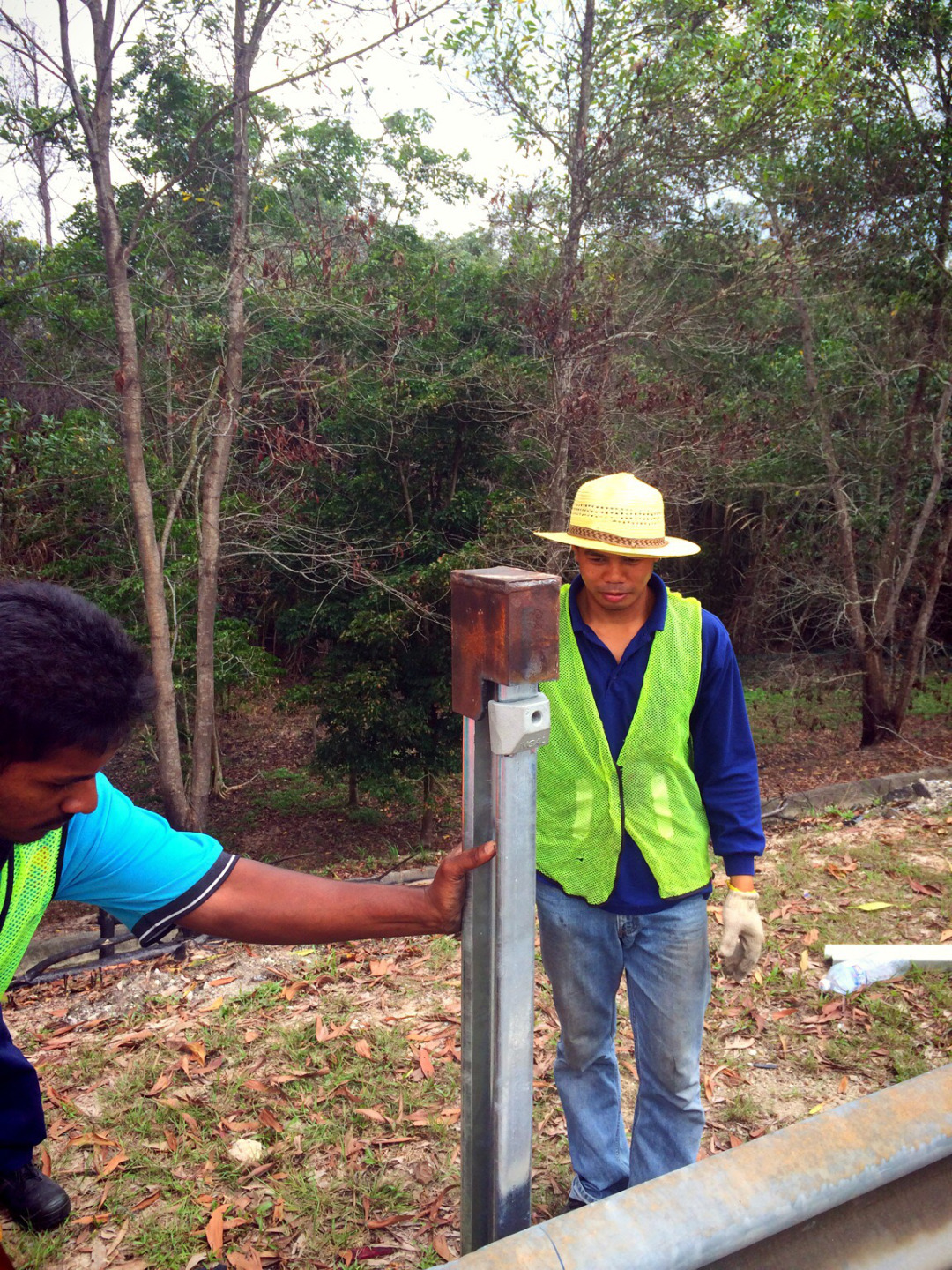 Highway Guardrail AASHTO M-180 Z Shape Posts with Durable Stainless Steel Material