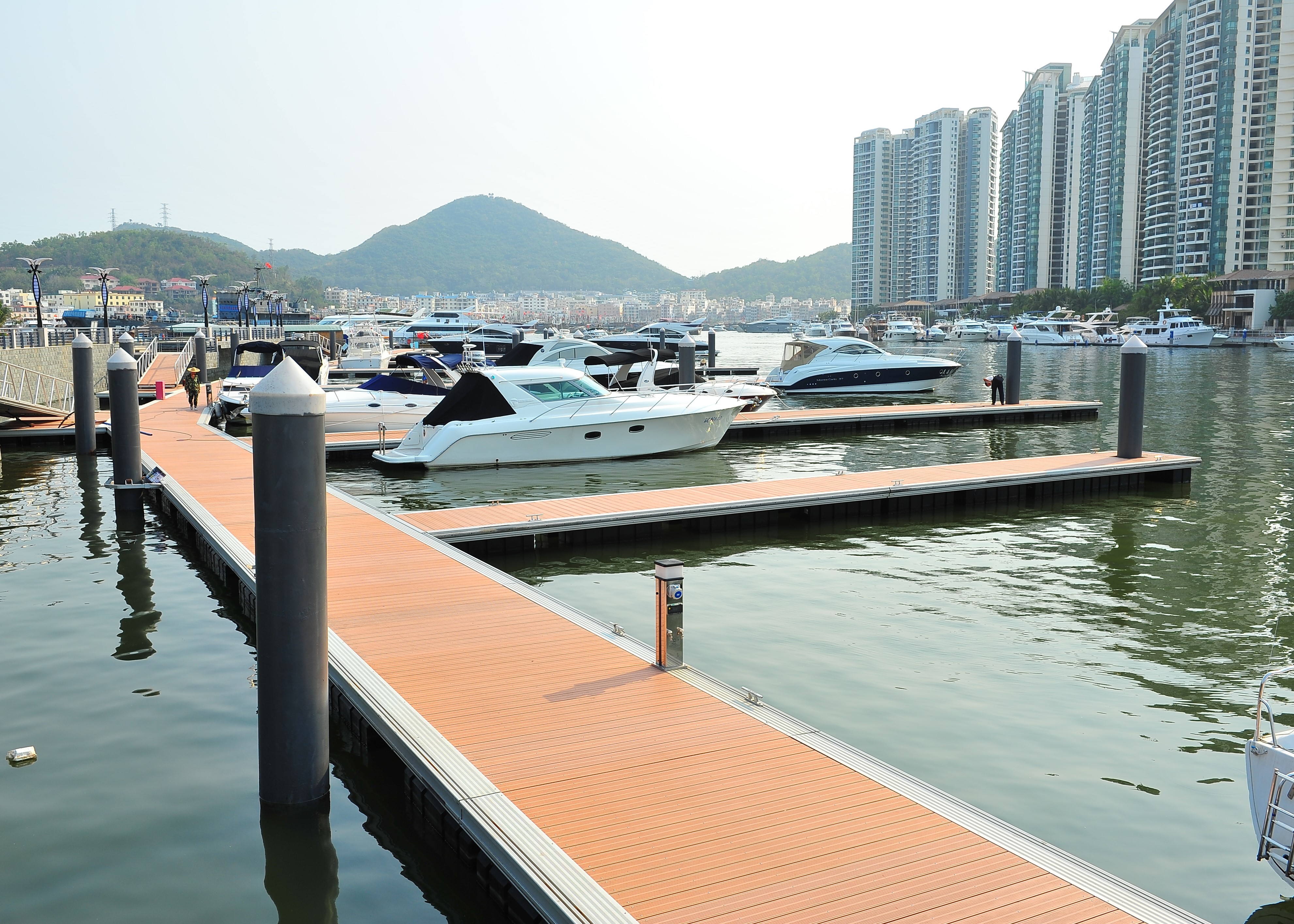 20-Year Long Lasting 6061-T6 Aluminum Finger Dock with Customizable Options