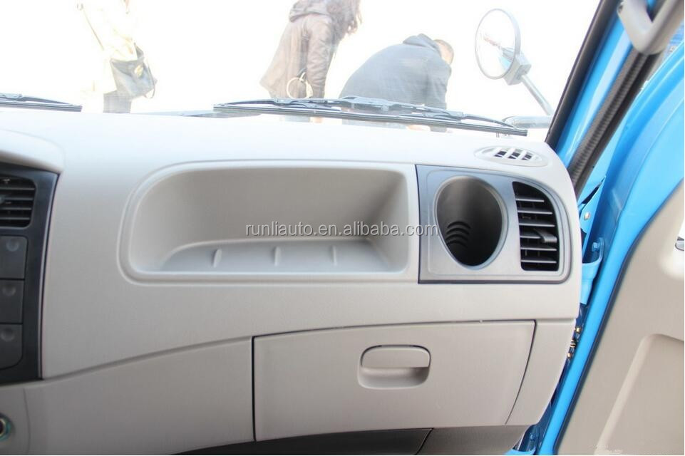 Dongfeng 6 Wheels Light Cargo Truck 102HP Euro 3 Emission Level