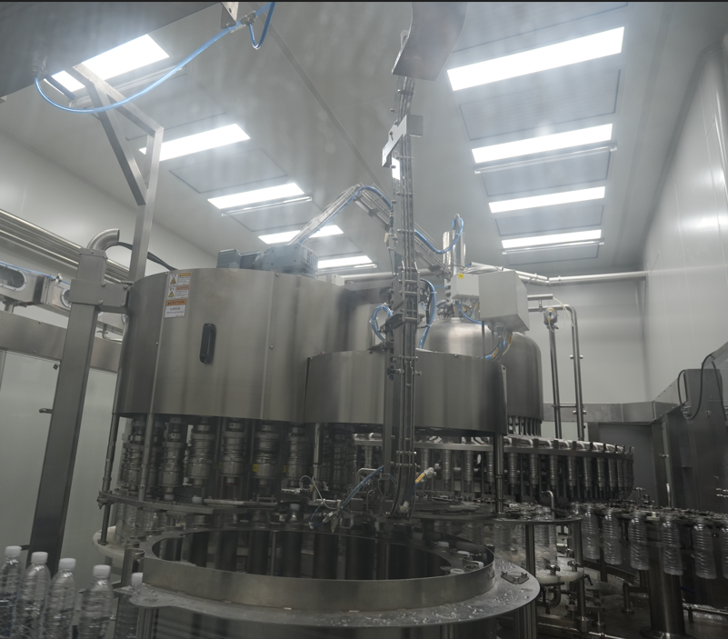 PLC PET Bottle Plastic Capping Machine Automatic High Speed Capper