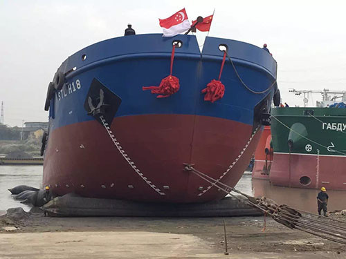 Black Ship Ashore Boat Lift Airbags 0.15MPa 0.35MPa marine air bag