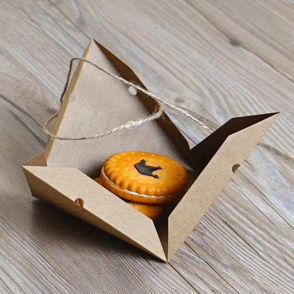 Kraft paper triangular pyramid, European style biodegradable paper food