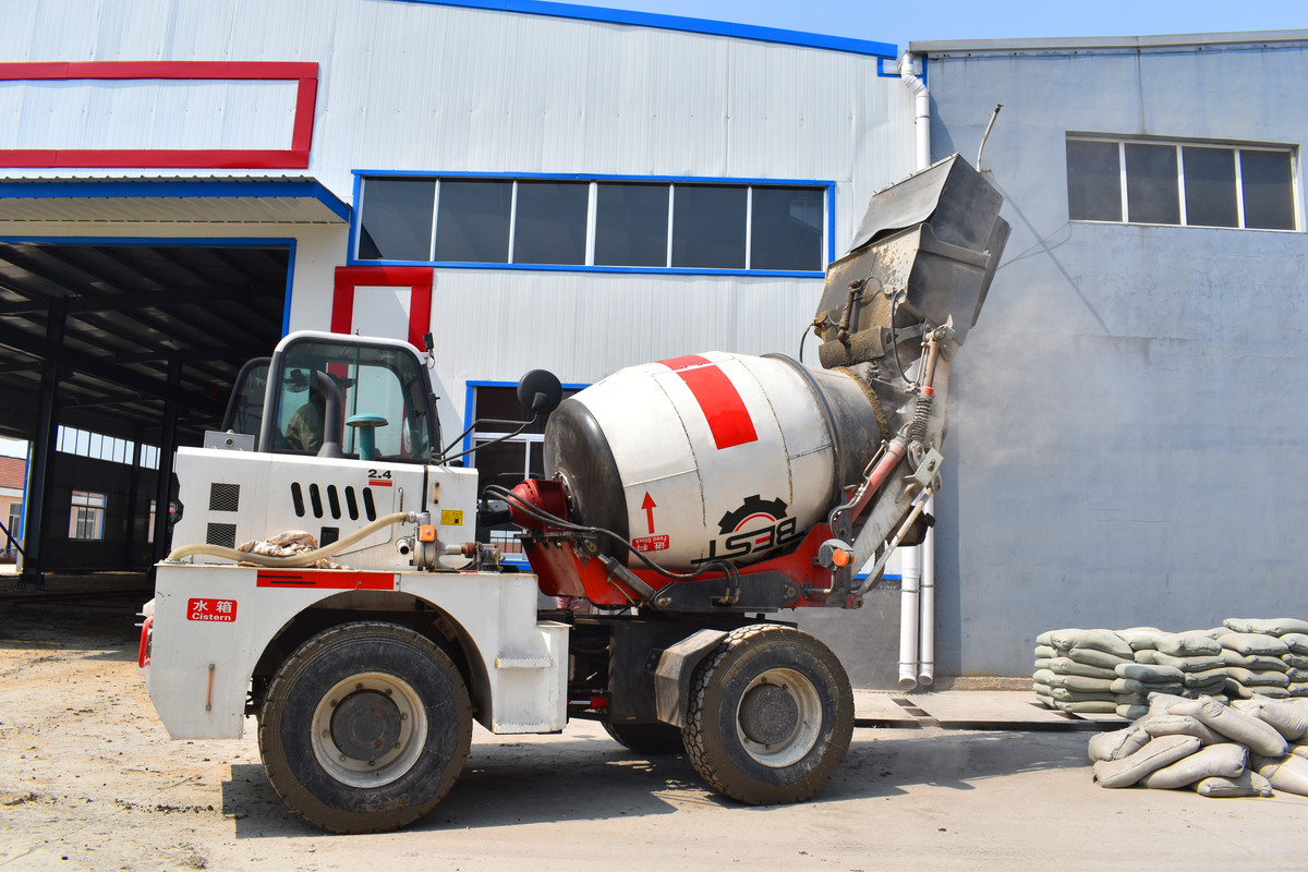Multi Purpose 78kw 1.5 CBM Small Concrete Boom Pump Truck