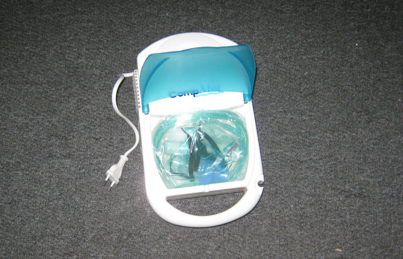 Green and White Compressor Nebulizer Equipment for Allergies