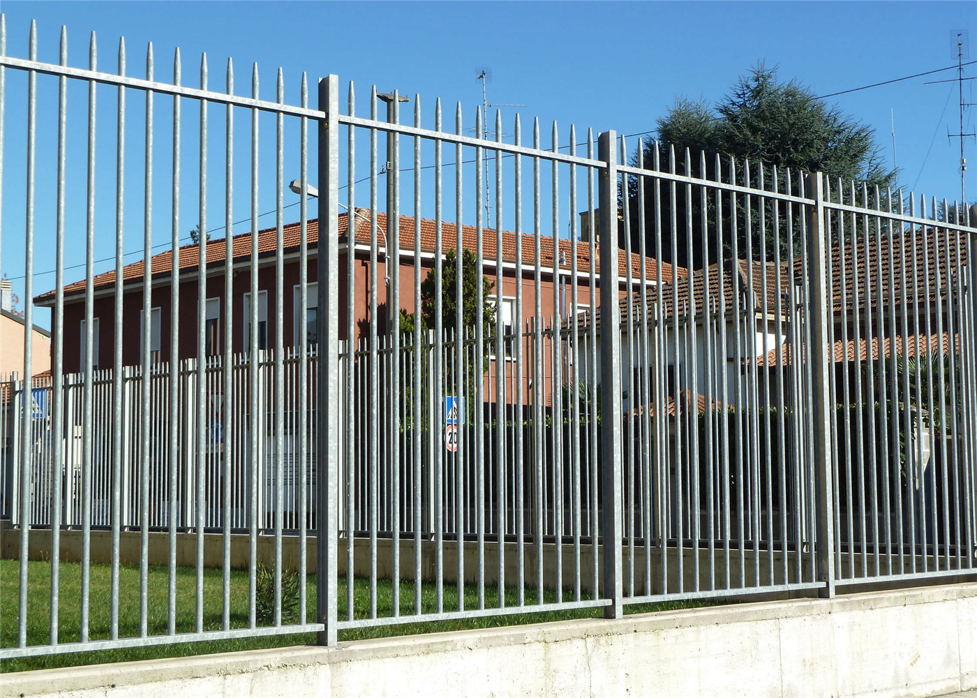 Electrostatic spray zinc steel fence ornamental iron fence of protecting Steel Fence