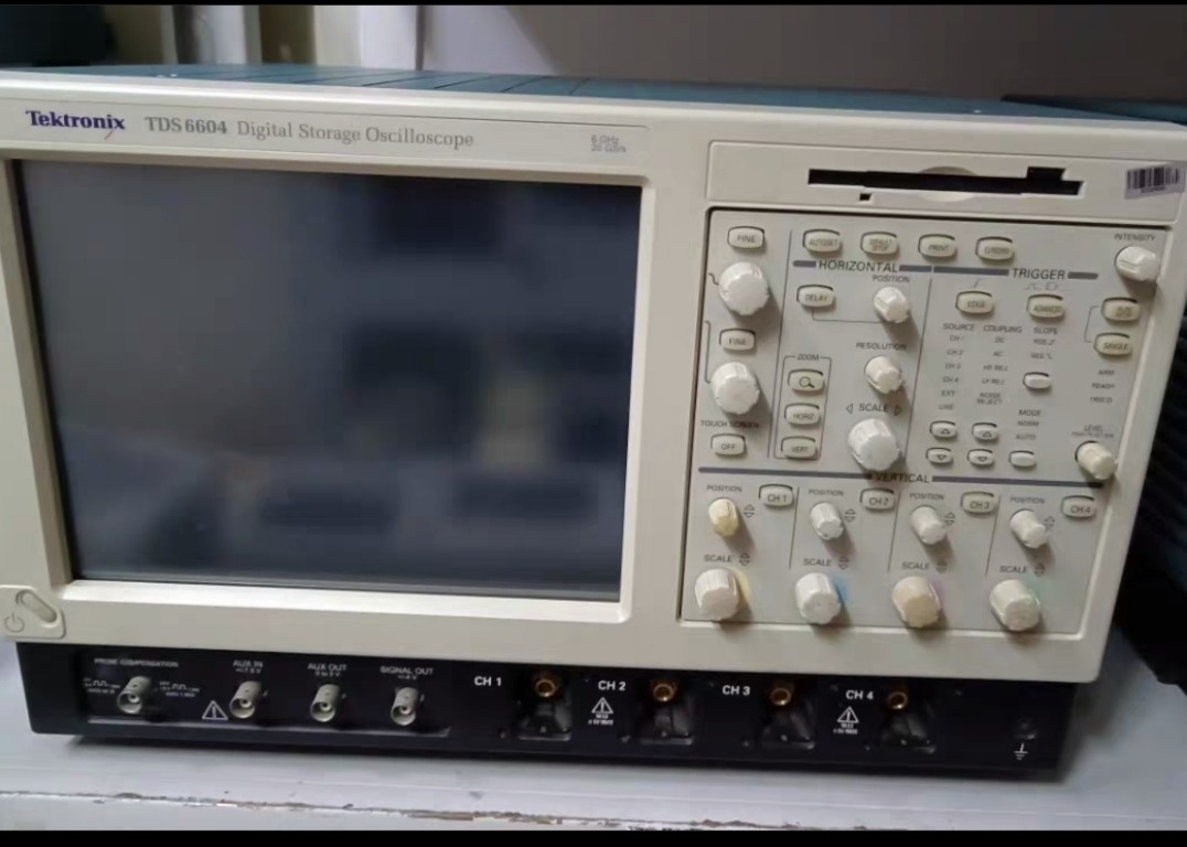 Used Tektronix TDS6604 Oscilloscopes 4 Ch 20/10 GS/S 6GHz Analog Digital Oscilloscope