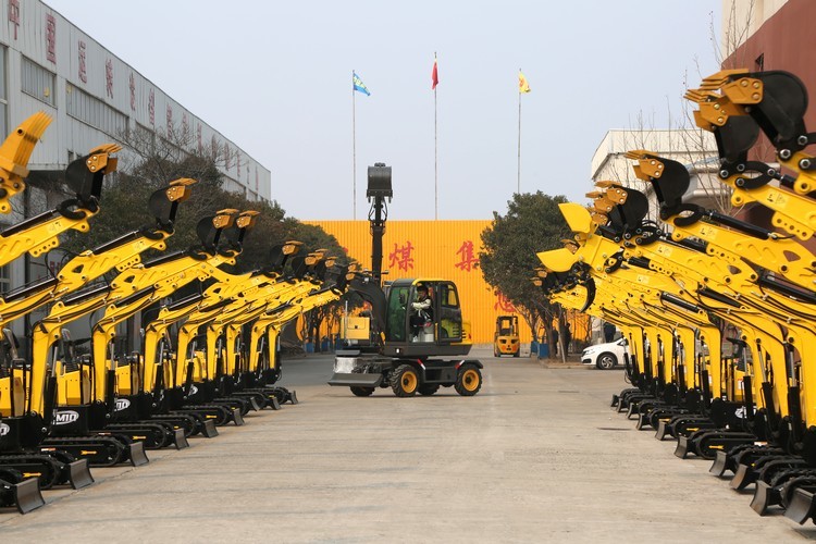 Remote Control Excavators EPA Euro 5 Compact Saving Farm Digger Excavator