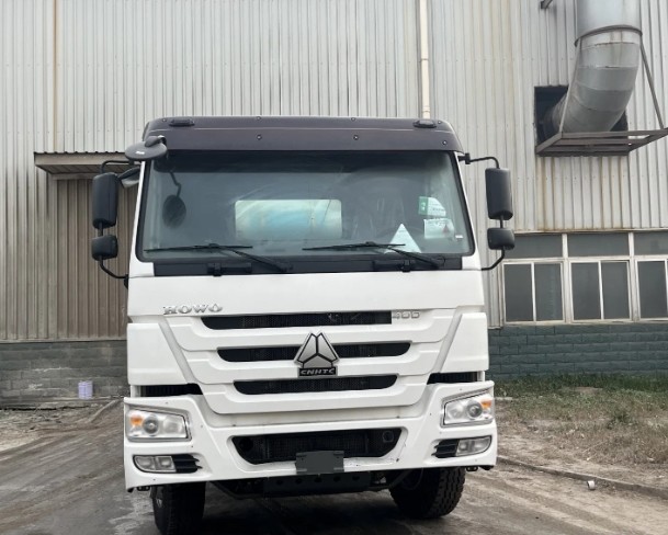 Construction Mobile Heavy-Duty Sinotruk HOWO 8 10 12 14 16 Cbm