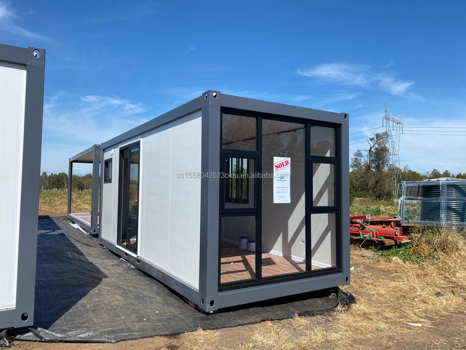 Luxary Prefabricated Container Residential Style Flat Packaging Mobile House with Wooden Appearance Modern Design Style