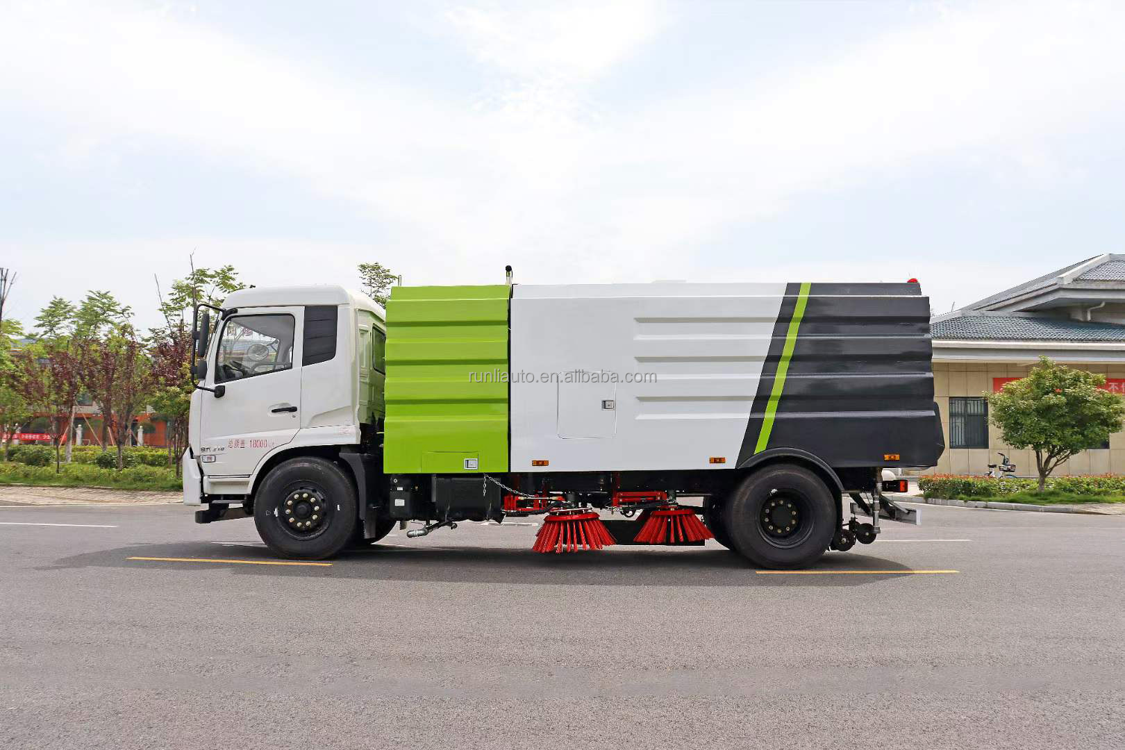 Factory Promotion Price DFAC DongFeng TianJing 4x2 Road Cleaner Truck 5-20cbm Road Sweeper Truck Cleaning Truck