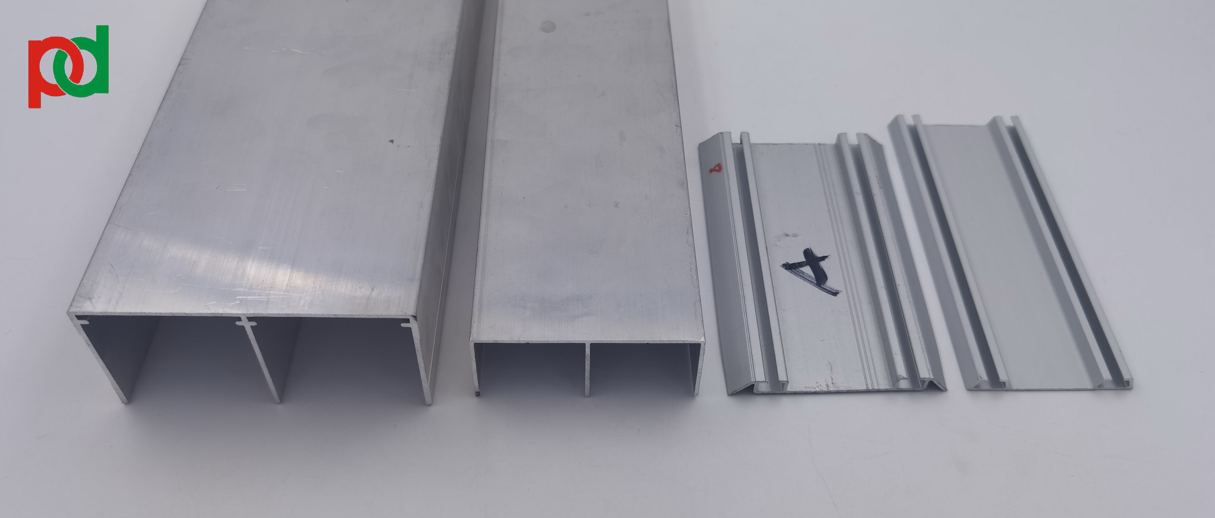 RoHs MSDS sliding Wardrobe Aluminium Profile For Wardrobe Track Rail