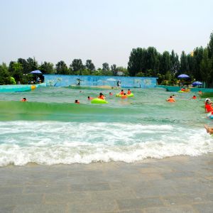  Dynamic Concrete Water Park Wave Pool With Customizable Height Frequency Manufactures