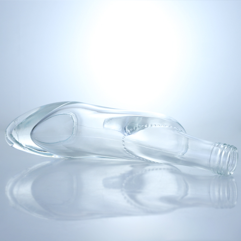 Custom Cap Glass Liquor Bottle for Gin Rum Vodka High Heels Shape Body Material Glass
