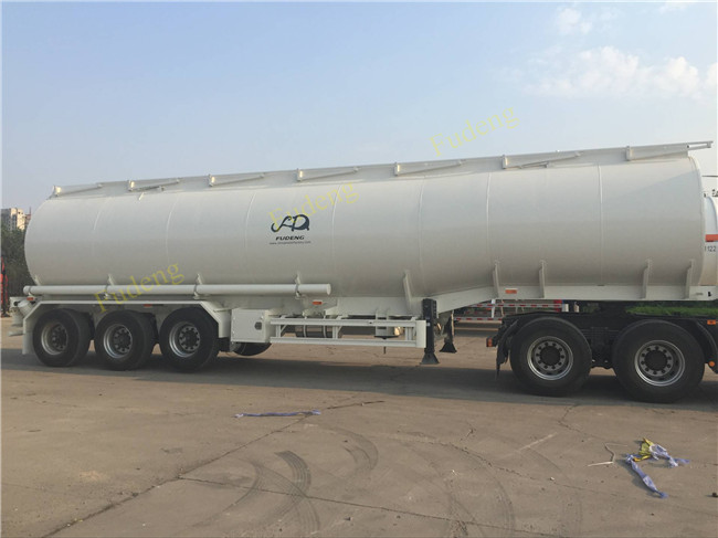 2 / 3 Axles Fuel Tanker Semi Trailer With 2 - 10 Compartments 30-60CBM