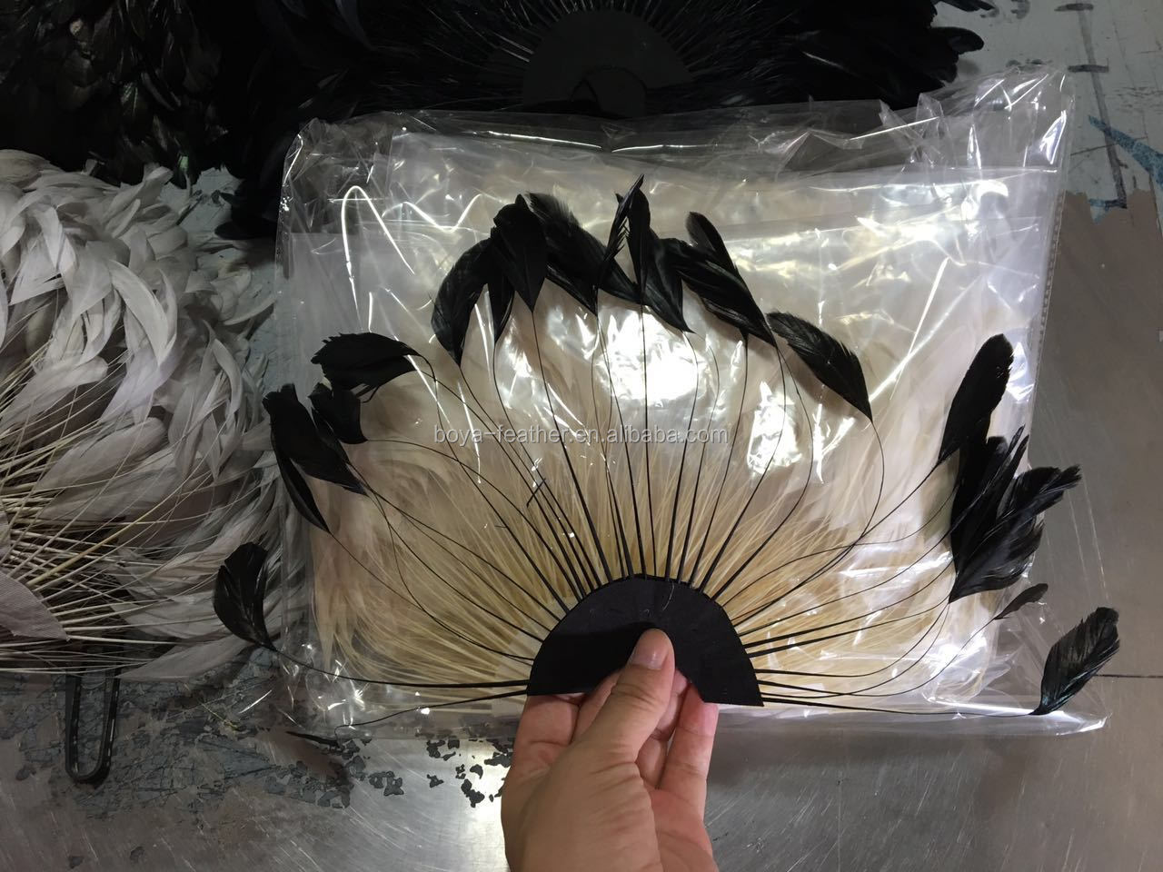 Dyed Pattern Party Decoration Stripped Coque Feather Flower Fan With Wire Accessory