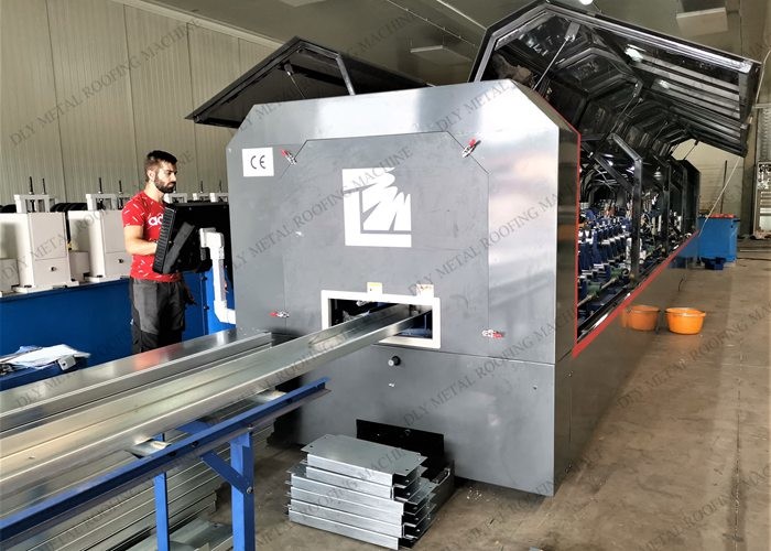 380v 50hz 4.5mm Cz Purlin Machine Driven By Gearboxes