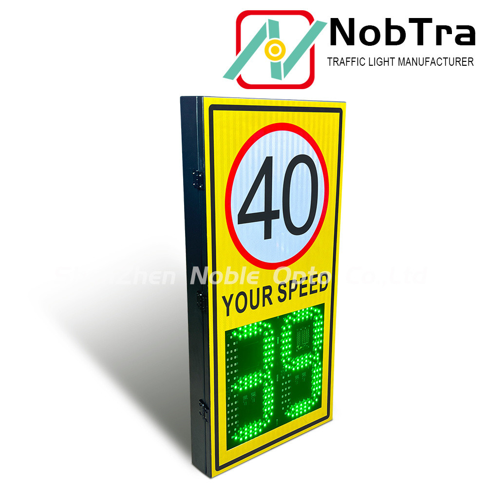 Pole Or Trailer Mount Solar Powered Radar Speed Signs with W Waveform Detects Moving Vehicles and 140 Pcs LED Quantities
