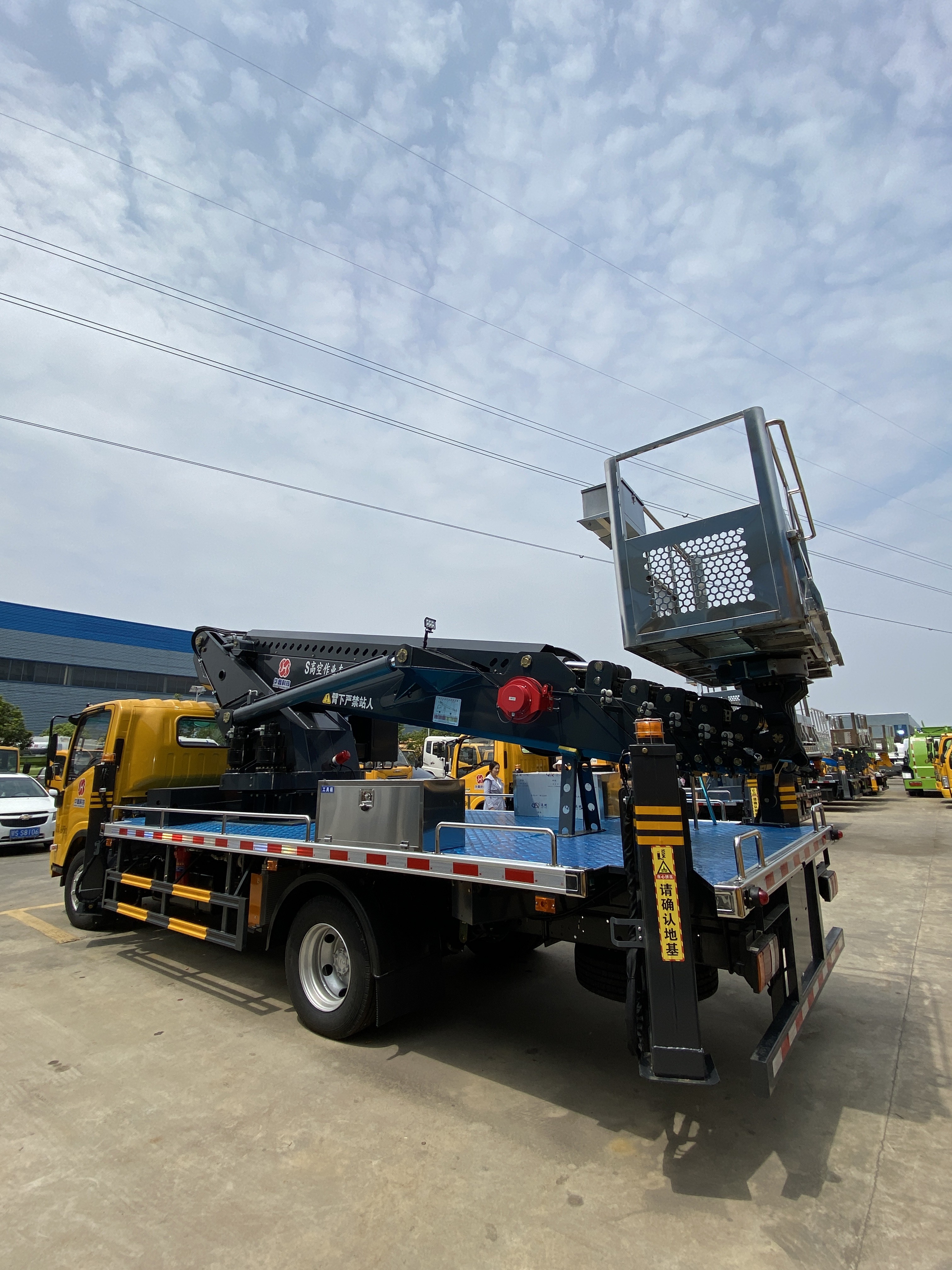 16m 18m Telescopic Towable Self Propelled Articulated Cherry Picker Spider Boom Lift Aerial Work Platform