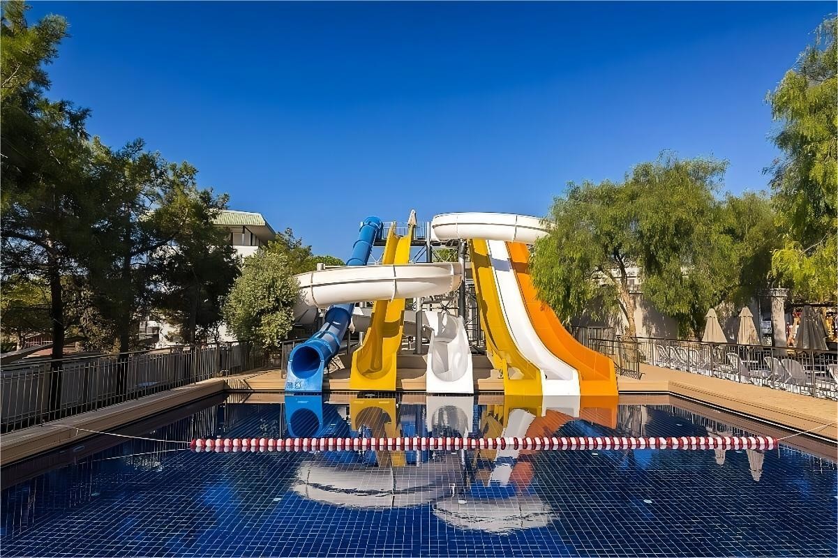 ODM Outdoor Games Play Theme Park Fiberglass Water Slide for Kids