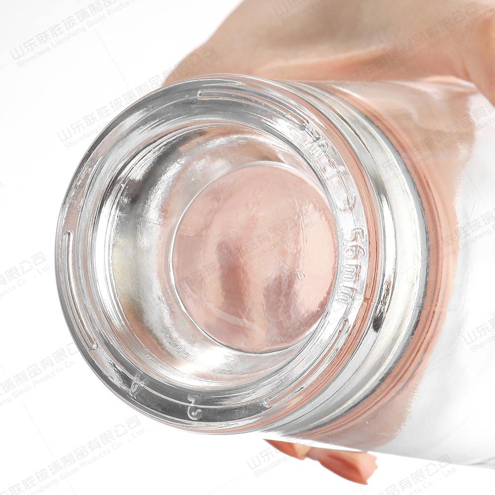 Base Material Glass Glass Whiskey Vodka Bottles with Custom Size Accepted 500ml 750 Ml