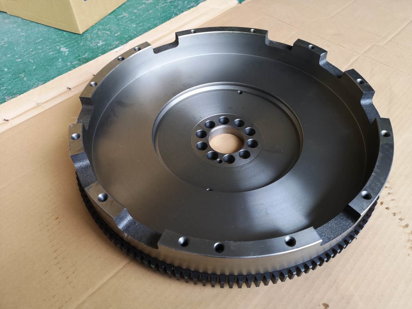 1123304001 6WA1 ISUZU Flywheel Of CXH Flat Bed Heavy Truck Finished Balance Test