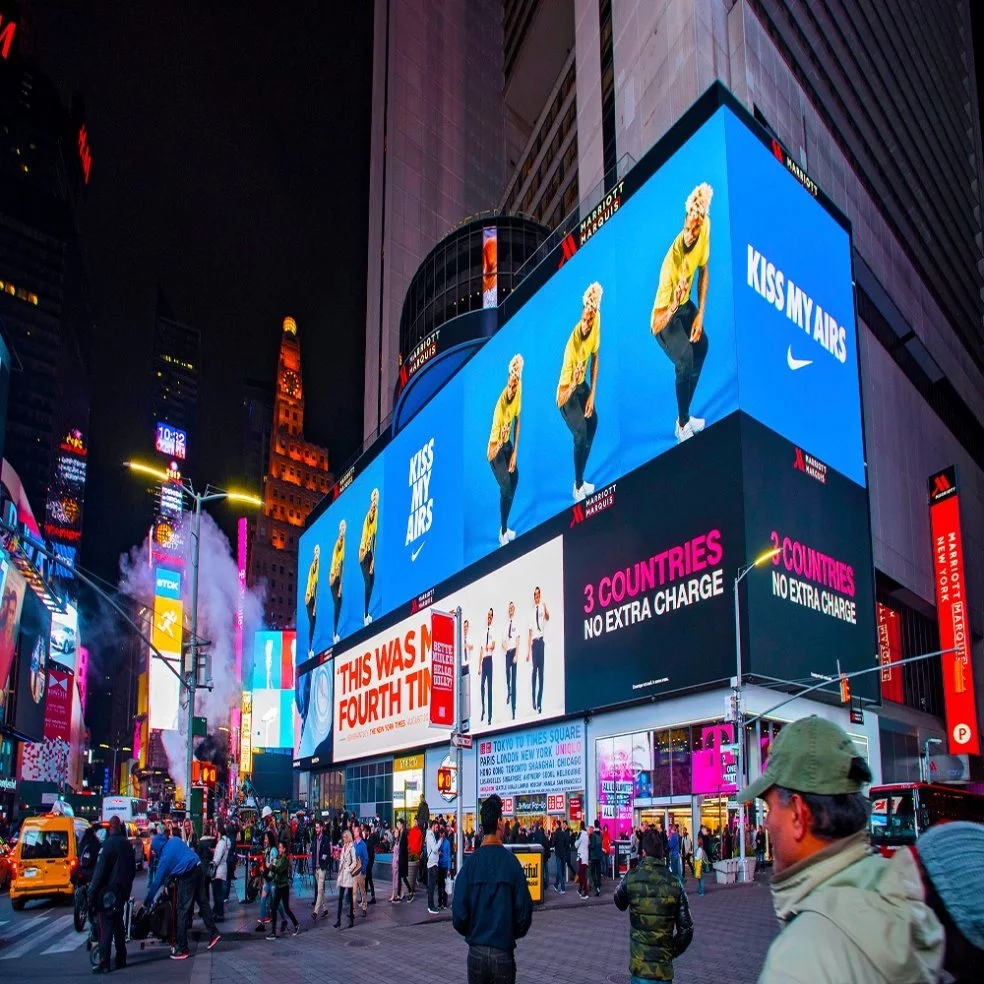 High Brightness 90 Degree Corner Outdoor Advertising LED Display With 10000hours Life Span