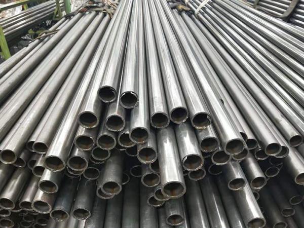 Welding A335 P11 Seamless Alloy Steel Pipe Hot Selling 12 Inch/180mm Seamless
