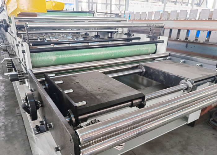 Customized 1000mm Metal Roofing Roll Former Low Noise