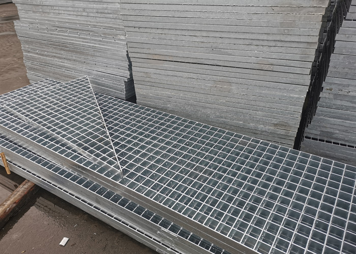 30*100mm Welded Bar Grating Walkway Q235 Galvanized Steel Grating