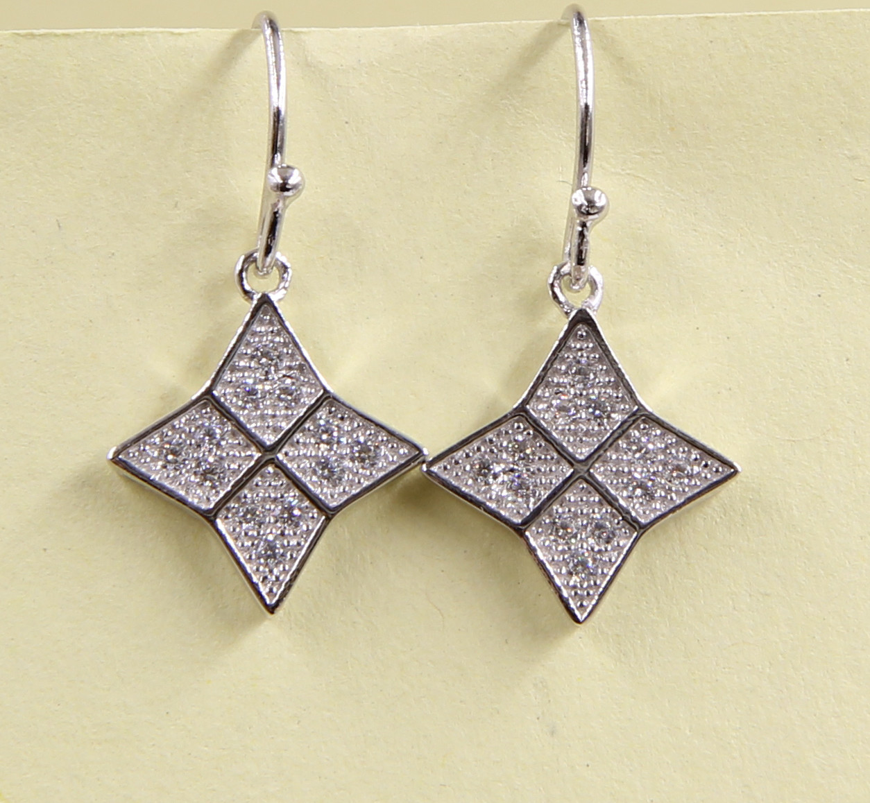 Dancing Flower Earring Elegant 2-5 Gram Sterling Silver Stud Earrings With CZ Stones Girl Sterling Silver Earrings Drop