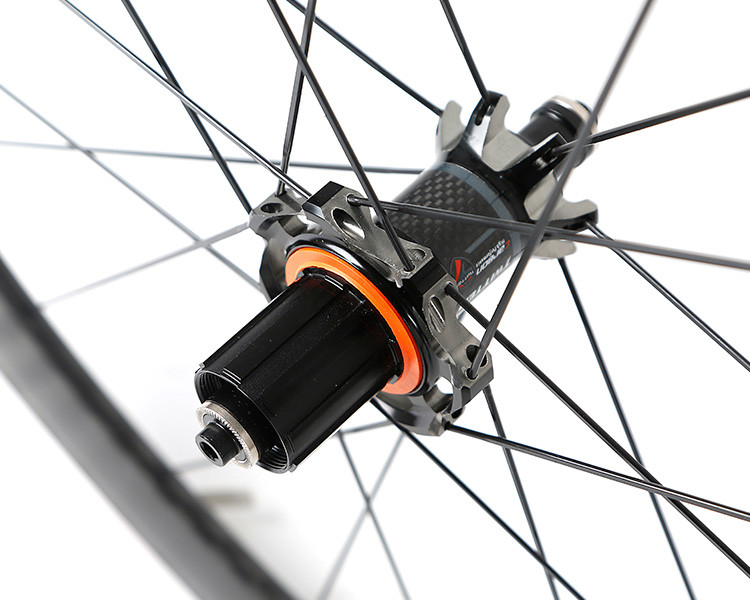 High Stiffness 40mm Carbon Disc Wheelset Lightweight With 3K Hub