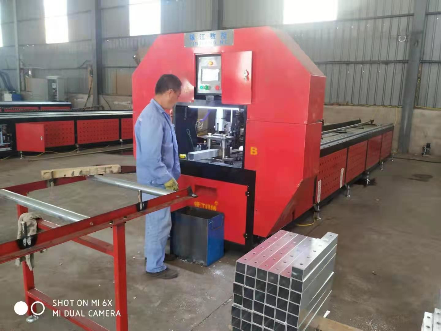 Safe Aluminum Alloy Pipe Shearing Machine With Protective Guards And Emergency Shut Off