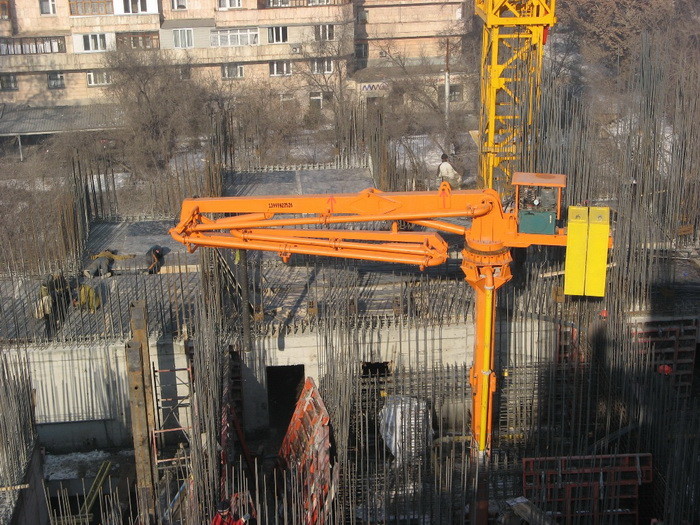 Floor Fixed 380V Concrete Placing Boom , 28m Boom Placer Concrete Pump