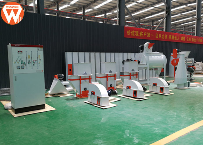 Mash Small Cattle Feed Plant , 0.9-12mm Feed Processing Plant With Screener Machine