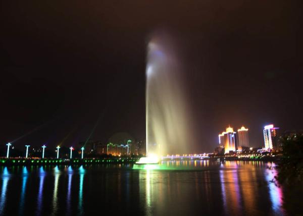 Super Shocking Outdoor Led Pond Fountain , Dancing Pool Fountain 100m Super High