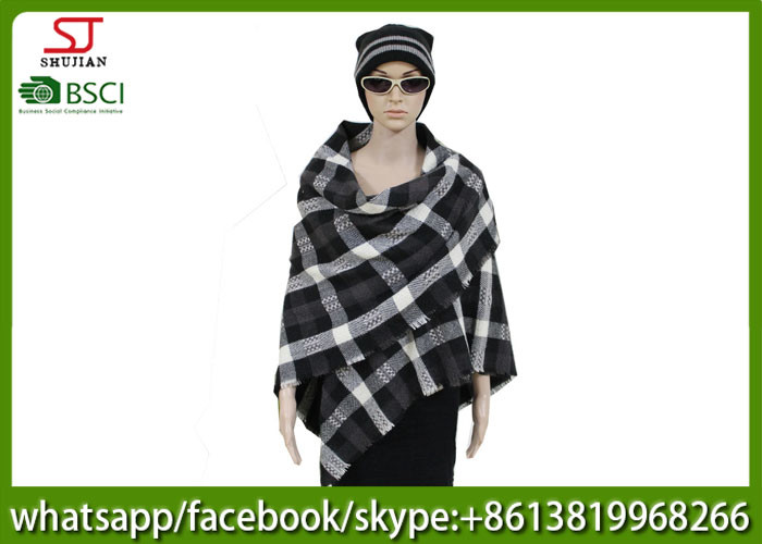 239g140*140cm100%Acrylic woven plaid poncho Hot sale high quality factory keep warm jacquard fashion scarf