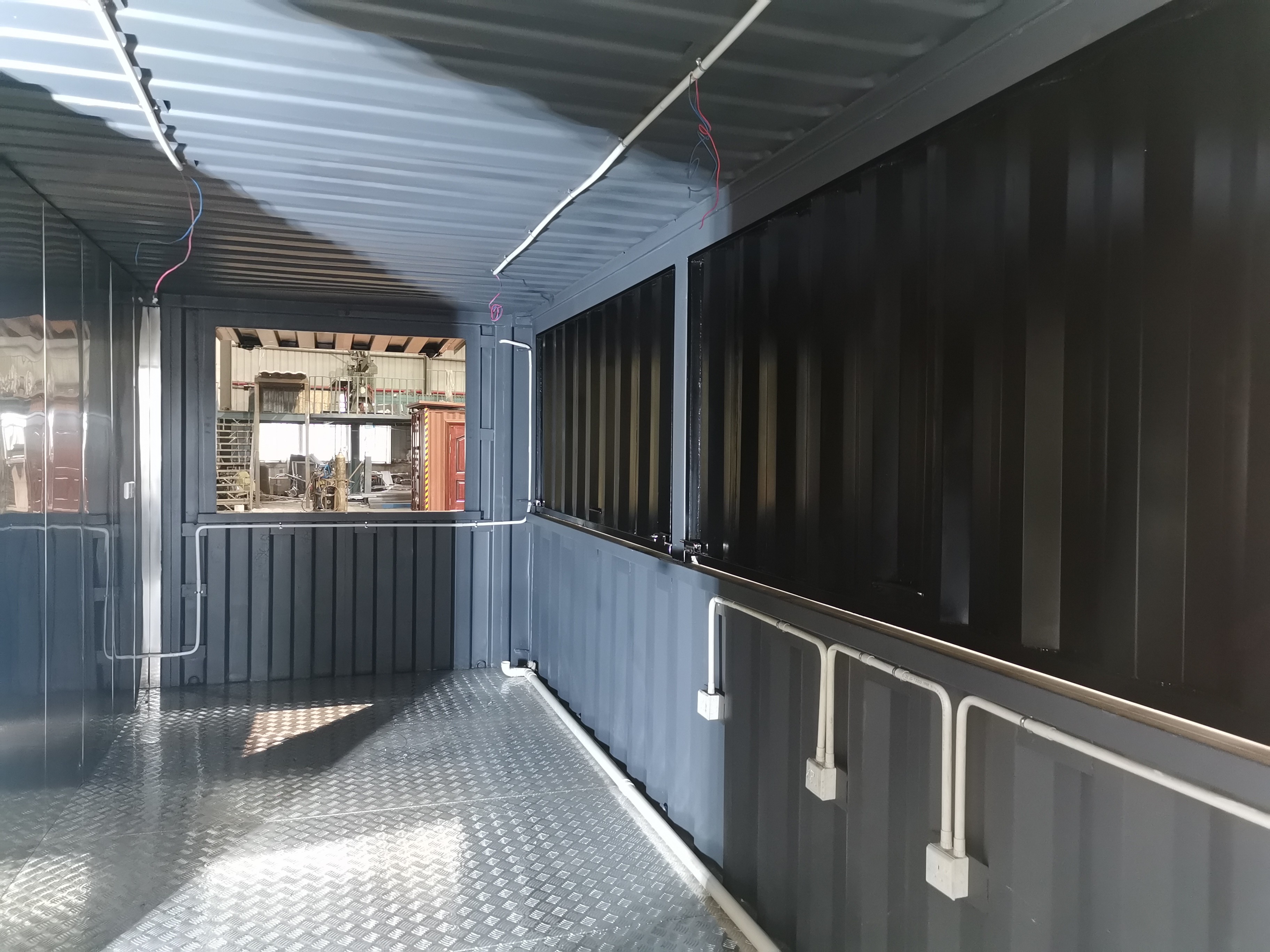 20HC Prefab Shipping Container House With Terrace 22t Payload