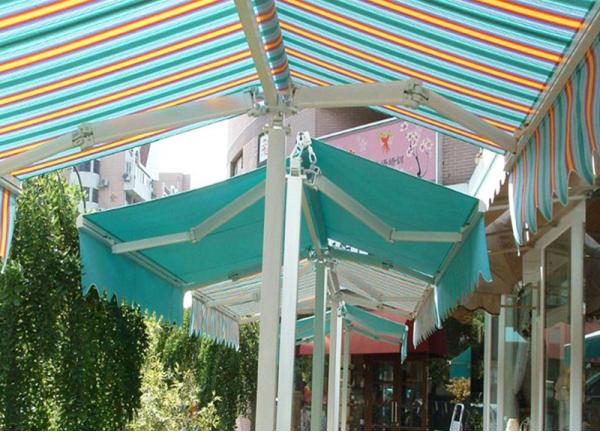 Open Air Double Sided Awning Independent Garden Restaurant Retractable Awning