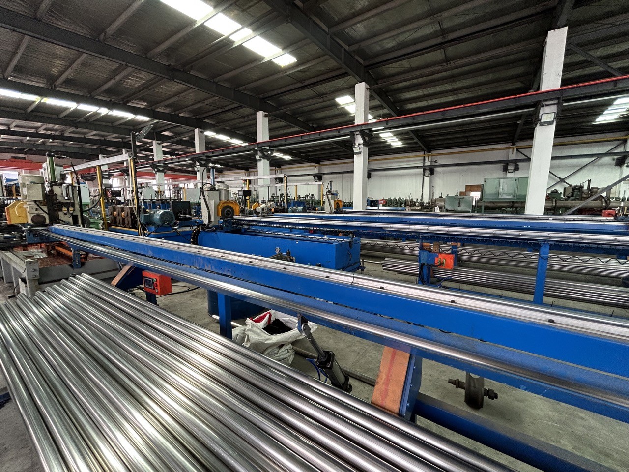 Stainless Steel 304 Seamless Pipe 8mm Beveled Grinding Stainless Steel Round Pipe