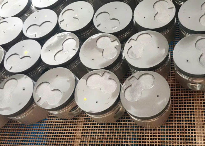 6BD1 ISUZU Piston For Excavator Square Combustion Chamber 1121117770