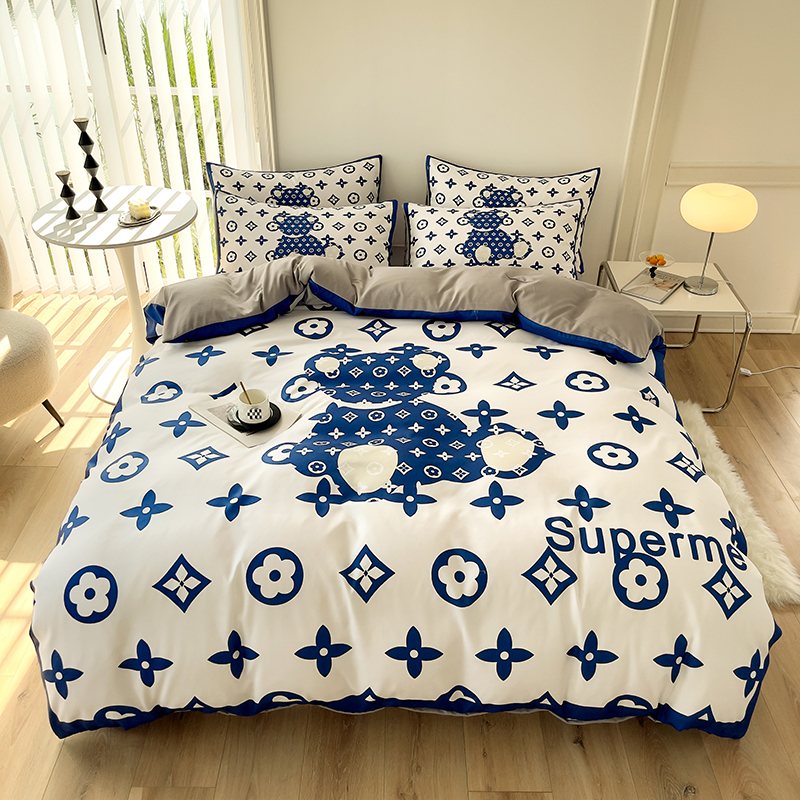 Luxury Lattice Bear Fashion Design Duvet Cover Bed Sheets Set for Children and Adults