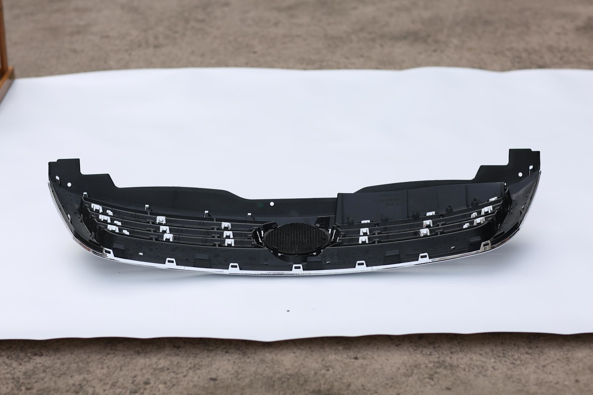 3bd 853 651/651a Front Bumper Grills For VW Passat New Lingyu ABS 2009-2013